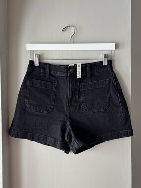 Patch Pocket Short in Sendhurst Wash, 26